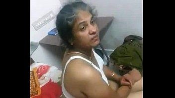 Nude pic hindi aunty
