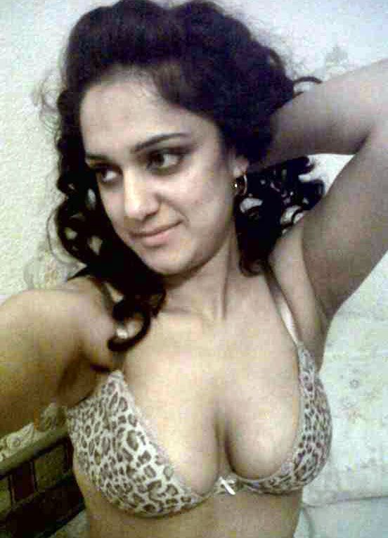 Sexy pakistani naked girl hd pic