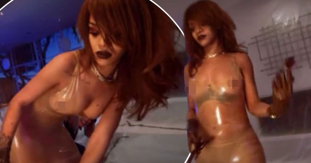 Pixy reccomend Rihanna s naked photo