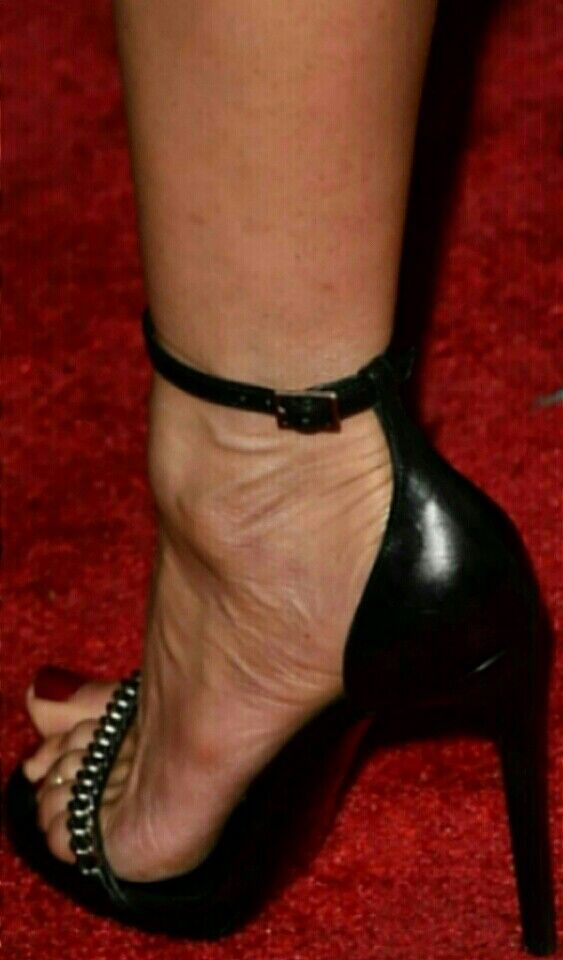Jennifer aniston feet fetish