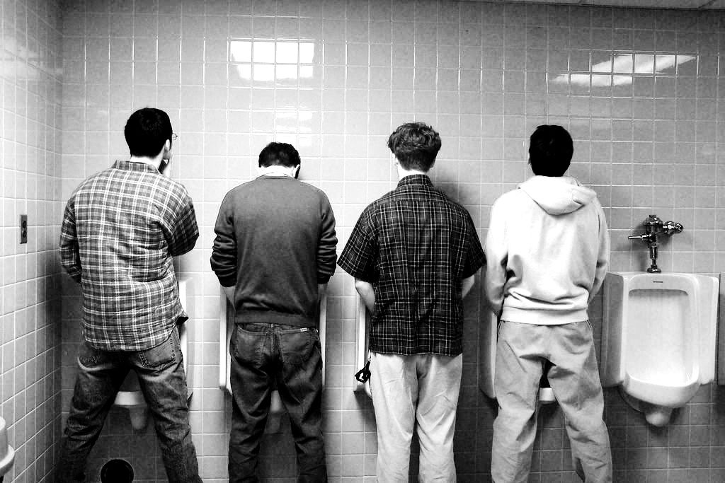 Viper reccomend Men peeing at urinals