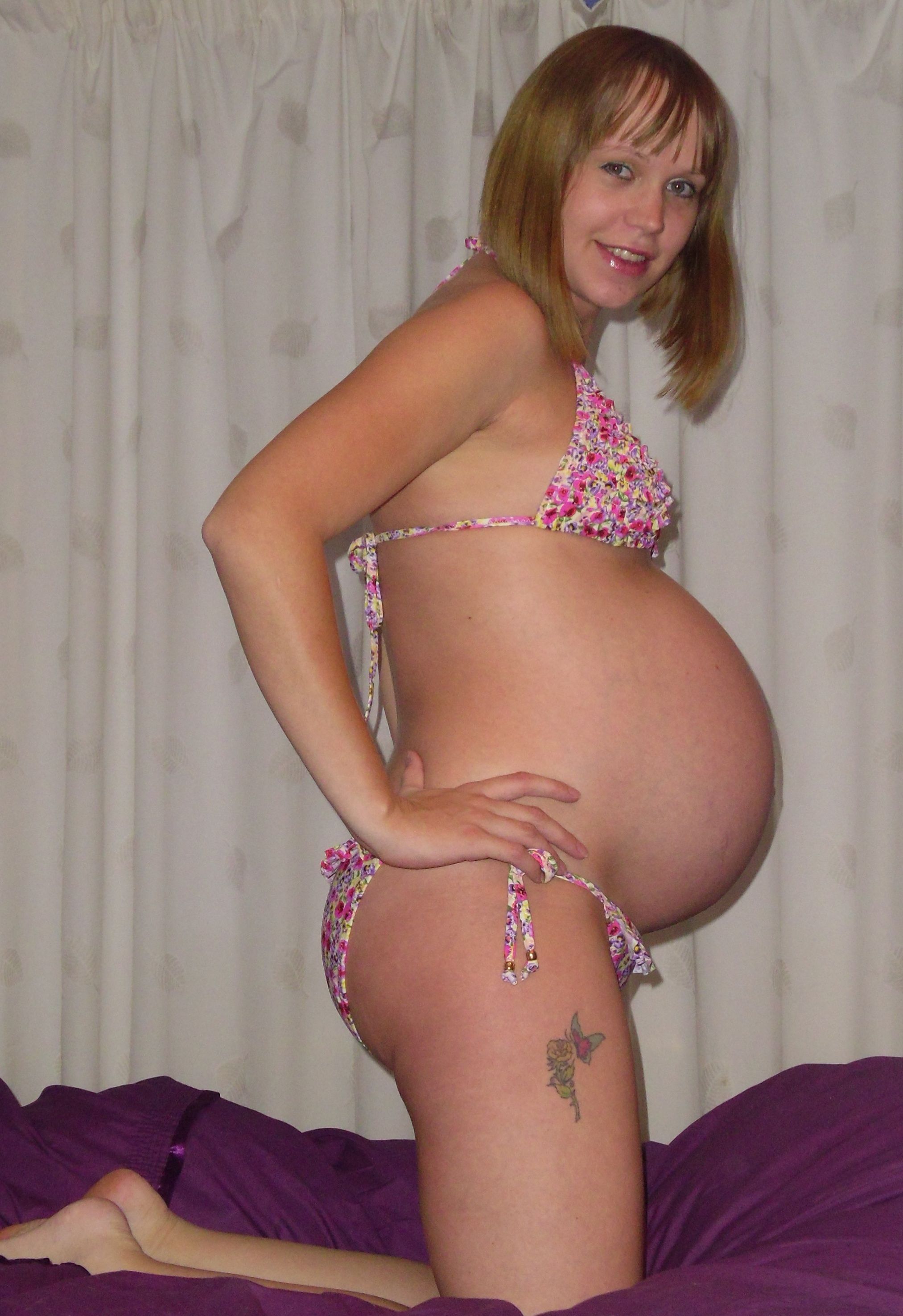 Redvine reccomend Nude pregnant twins