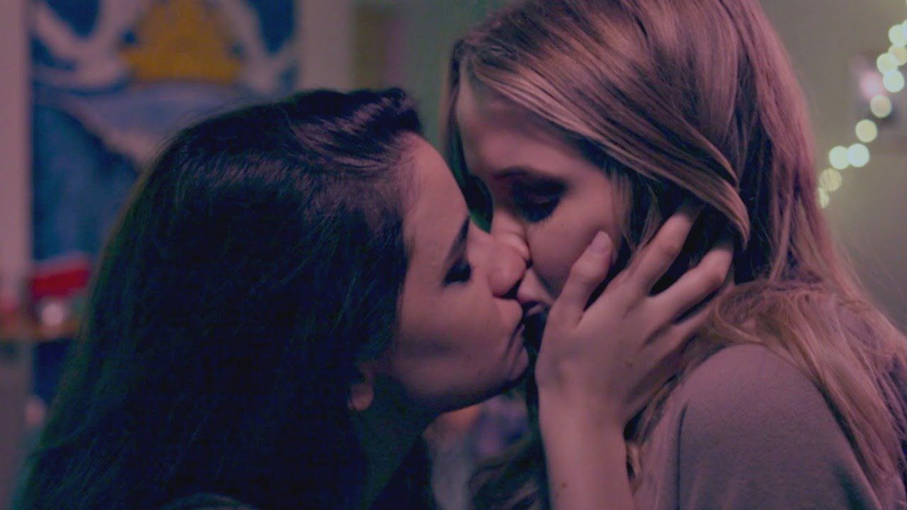 Teenage lesbians making out