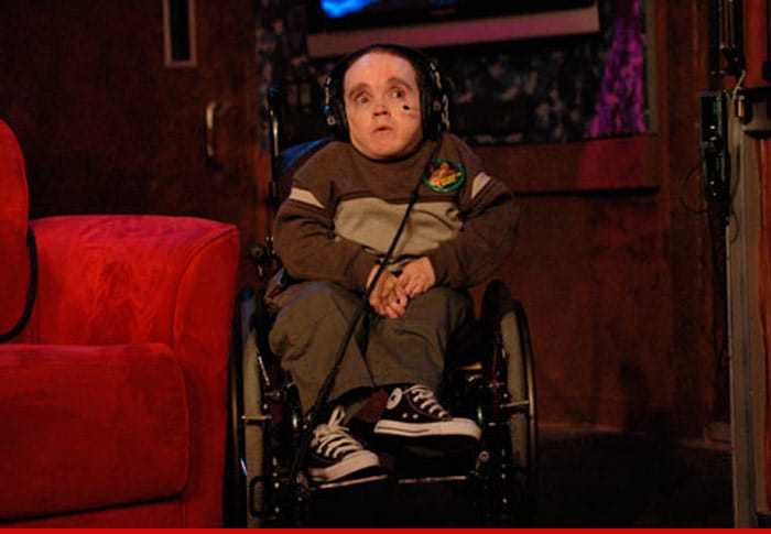 Duckling reccomend Eric the midget actor howard stern