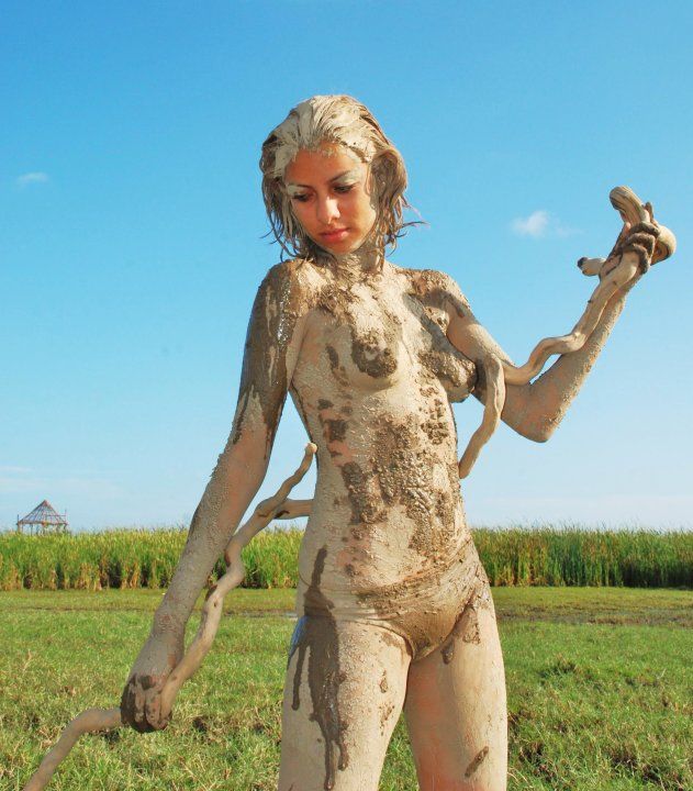 Doctor reccomend Nude girls covered in mud