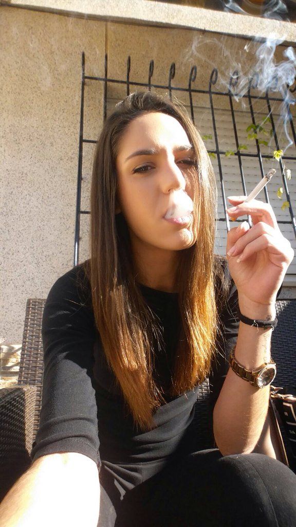 Girl smoke fetish