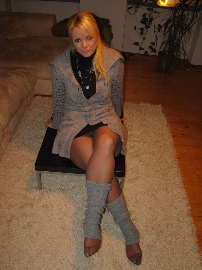 Amateur in pantyhose picture