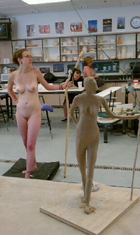 Amateur girls from a nude art class sucked off cocks