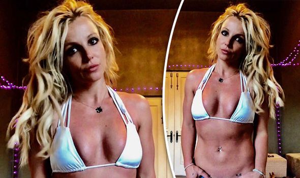 Scarlet reccomend Britneys full boob