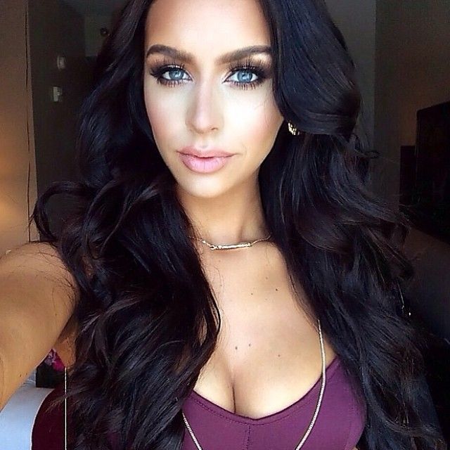 Jessica R. reccomend Busty dark haired babe