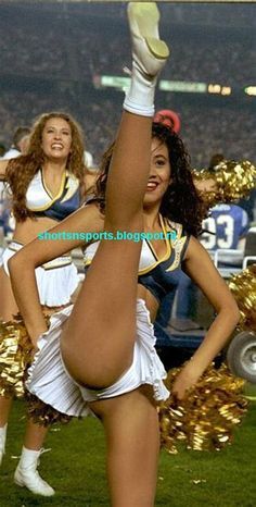 Cheerleader opps shows pussy
