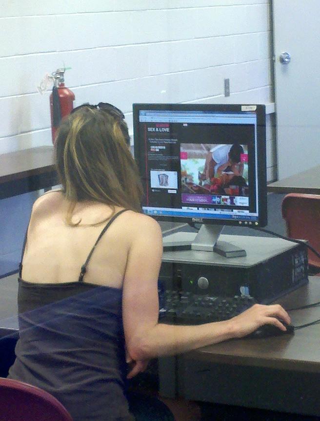 Girls watching porn pix