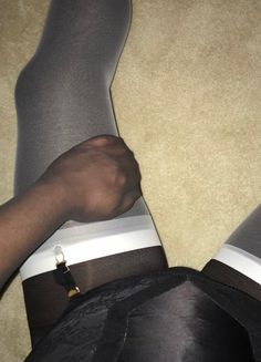 Boomer reccomend Pantyhose for him
