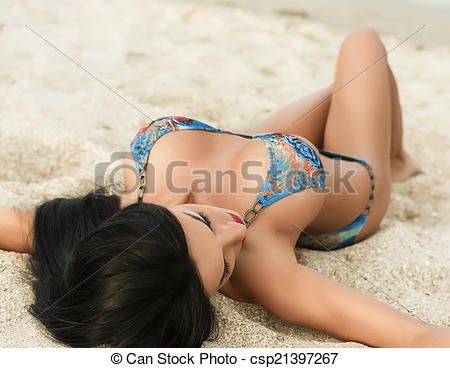 Jungle M. reccomend Sexy beach gal pose